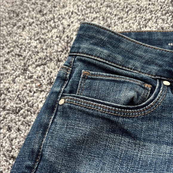 EUC WHBM The Skinny Destructed Jeans Size 4P - Picture 3 of 6